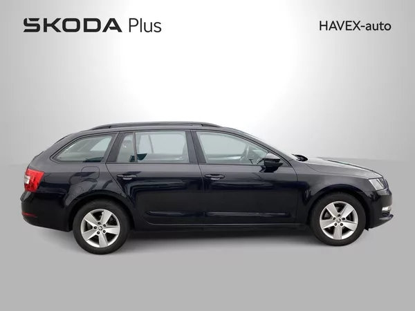Škoda Octavia Combi 2.0 TDI DSG Ambition+ - foto 32