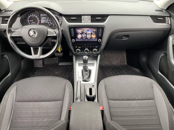 Škoda Octavia Combi 2.0 TDI DSG Ambition+ - foto 5