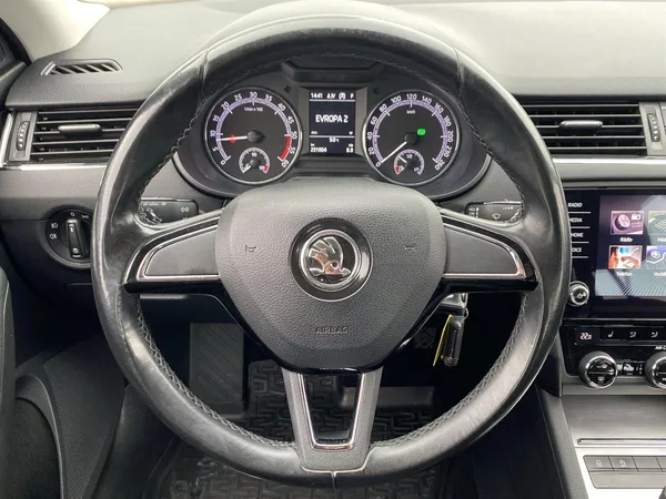 Škoda Octavia Combi 2.0 TDI DSG Ambition+ - foto 6