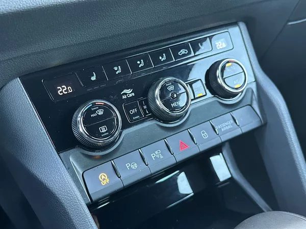 Škoda Karoq 1.5 TSI DSG Sportline - foto 15
