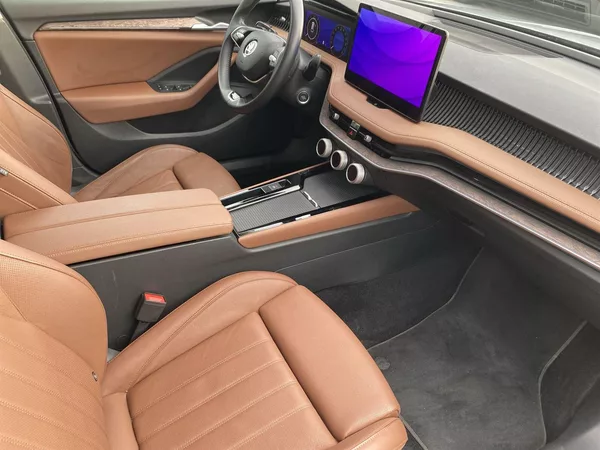 Škoda Superb Combi 2.0 TDI DSG L&K - foto 11