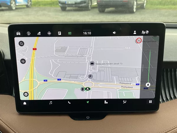 Škoda Superb Combi 2.0 TDI DSG L&K - foto 14