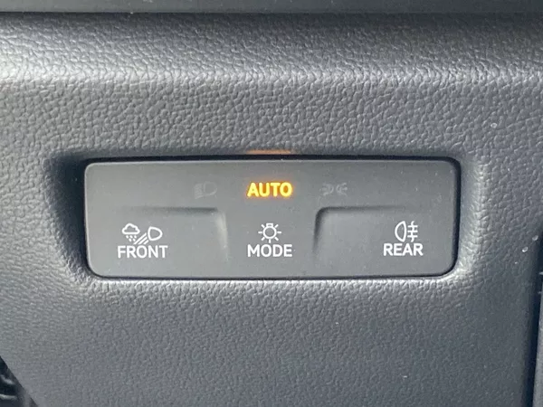 Škoda Superb Combi 2.0 TDI DSG L&K - foto 22