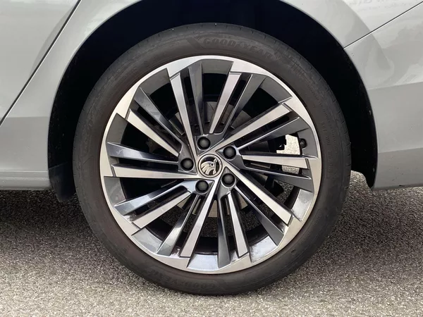 Škoda Superb Combi 2.0 TDI DSG L&K - foto 38