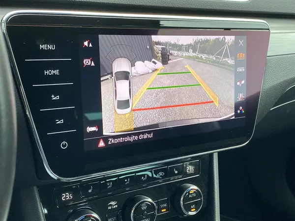 Škoda Superb 2.0 TDI DSG Style - foto 11