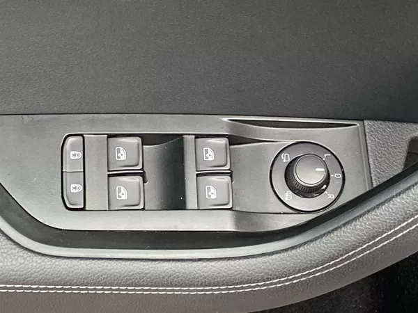 Škoda Superb 2.0 TDI DSG Style - foto 25