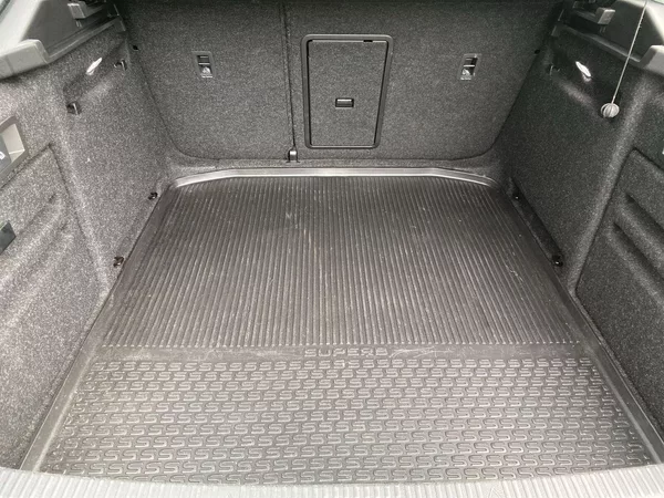 Škoda Superb 2.0 TDI DSG Style - foto 28