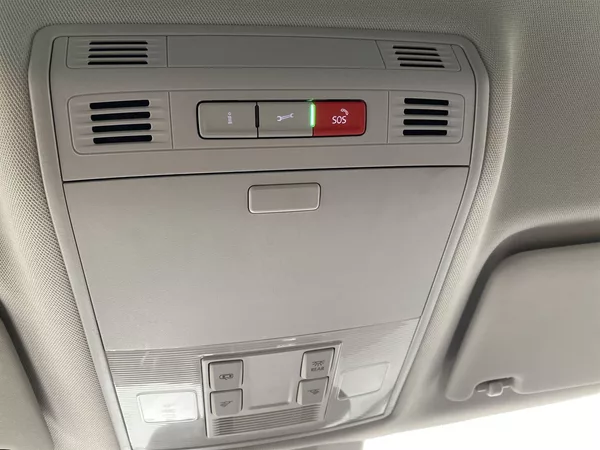 Škoda Superb 2.0 TDI DSG Style - foto 34
