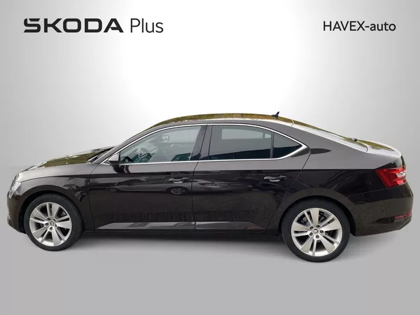 Škoda Superb 2.0 TDI DSG Style - foto 37