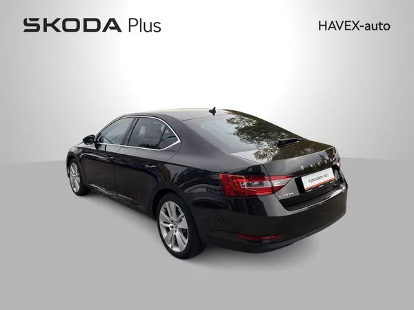 Škoda Superb 2.0 TDI DSG Style - foto 38