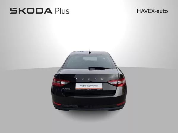 Škoda Superb 2.0 TDI DSG Style - foto 39