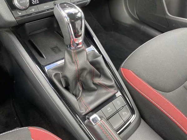 Škoda Kamiq 1.0 TSI DSG Monte Carlo - foto 13