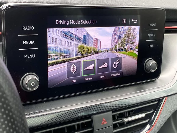 Škoda Kamiq 1.0 TSI DSG Monte Carlo - foto 32