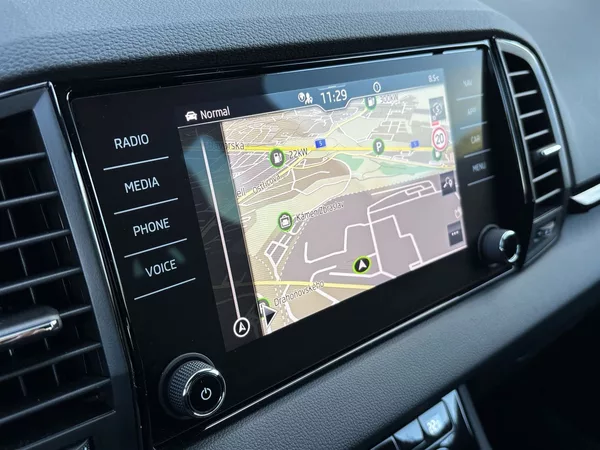 Škoda Karoq 2.0 TSI 4x4 DSG Sportline - foto 12