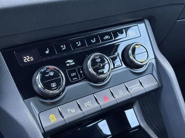 Škoda Karoq 2.0 TSI 4x4 DSG Sportline - foto 15