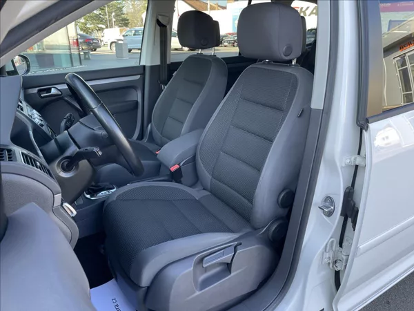 Volkswagen Touran 1.6 TDI DSG 7míst Comfortline - foto 22