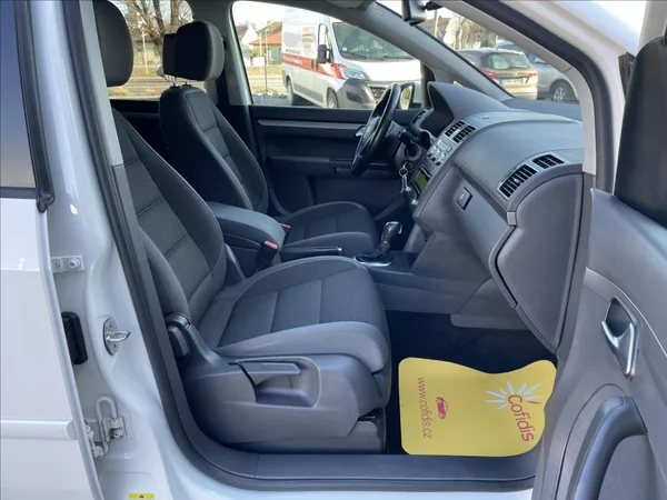 Volkswagen Touran 1.6 TDI DSG 7míst Comfortline - foto 24