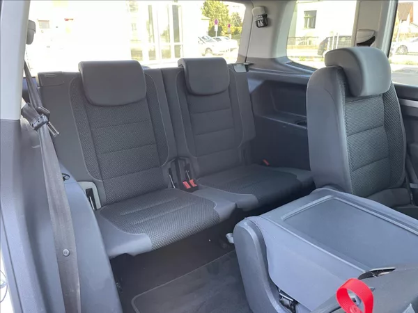 Volkswagen Touran 1.6 TDI DSG 7míst Comfortline - foto 28