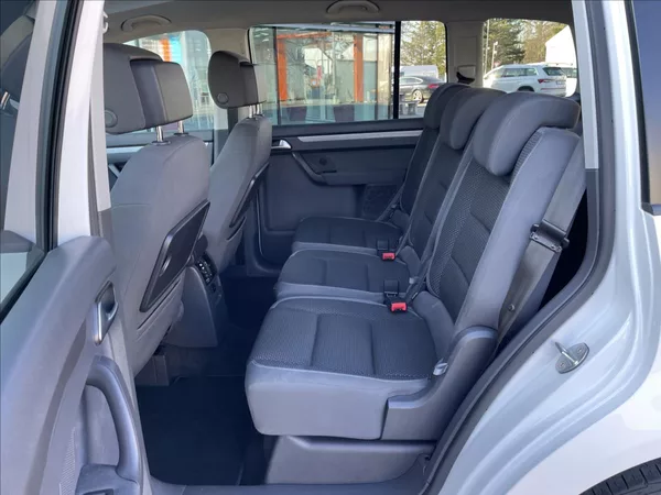 Volkswagen Touran 1.6 TDI DSG 7míst Comfortline - foto 30
