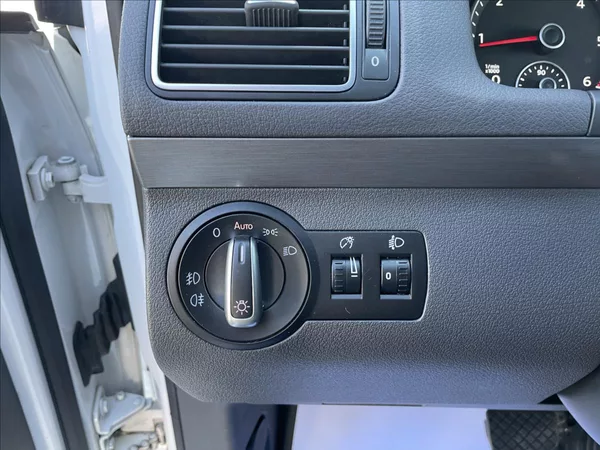 Volkswagen Touran 1.6 TDI DSG 7míst Comfortline - foto 33