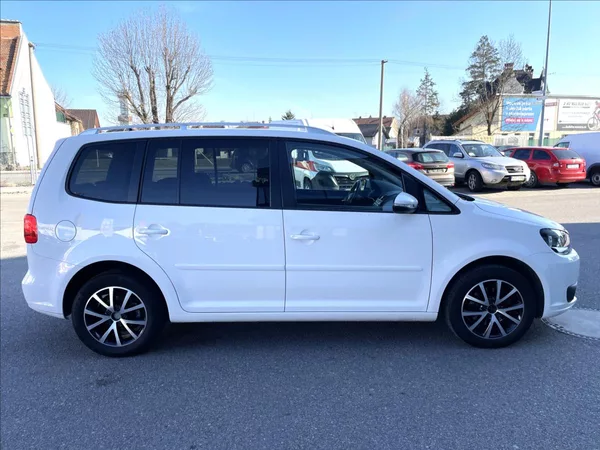 Volkswagen Touran 1.6 TDI DSG 7míst Comfortline - foto 4