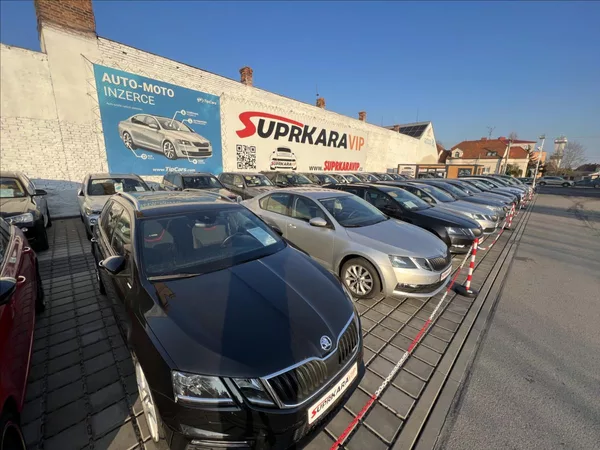 Volkswagen Touran 1.6 TDI DSG 7míst Comfortline - foto 54