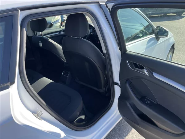 Audi A3 1,6 TDi SB*D.Klima*Alu*Navi*Ta - foto 26
