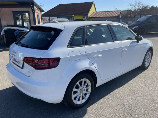 Audi A3 1,6 TDi SB*D.Klima*Alu*Navi*Ta - foto 5
