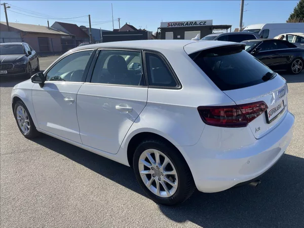 Audi A3 1,6 TDi SB*D.Klima*Alu*Navi*Ta - foto 8