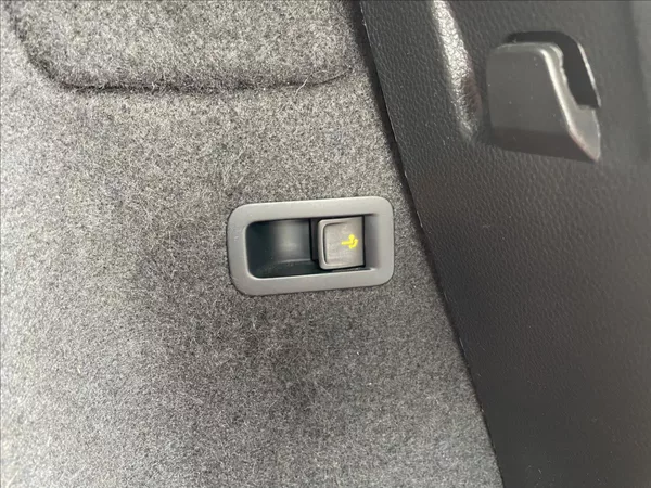 Škoda Karoq 1,0 TSI 85 kW D.Klima*Vyhř.Sed - foto 46