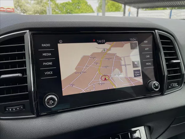 Škoda Karoq 1,6 TDI 85 kW D.Klima*ACC*Navi - foto 18