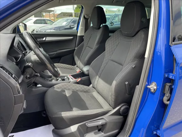 Škoda Karoq 1,6 TDI 85 kW D.Klima*ACC*Navi - foto 28