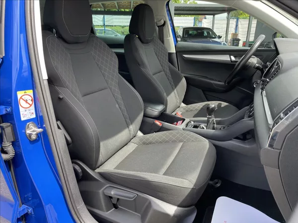 Škoda Karoq 1,6 TDI 85 kW D.Klima*ACC*Navi - foto 31