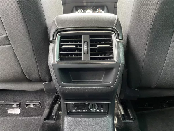 Škoda Karoq 1,6 TDI 85 kW D.Klima*ACC*Navi - foto 37