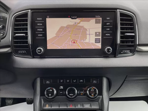 Škoda Karoq 1,6 TDI 85 kW D.Klima*ACC*Navi - foto 42