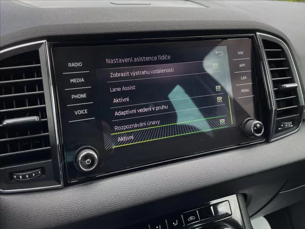 Škoda Karoq 1,6 TDI 85 kW D.Klima*ACC*Navi - foto 52