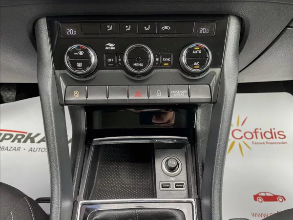 Škoda Karoq 1,6 TDI 85 kW D.Klima*ACC*Navi - foto 57