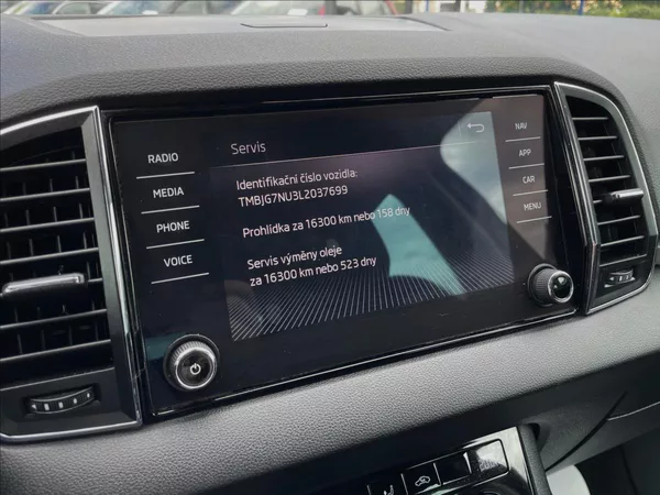 Škoda Karoq 1,6 TDI 85 kW D.Klima*ACC*Navi - foto 65