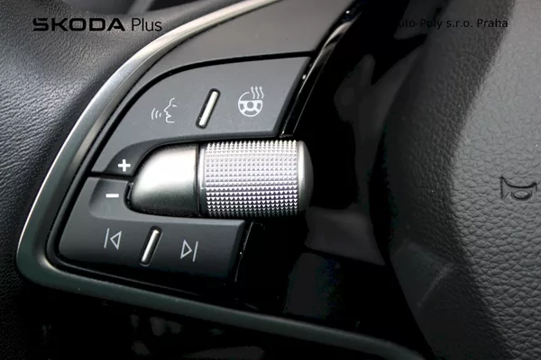 Škoda Karoq Top Selection 2,0 TDI 110kW 4x - foto 11