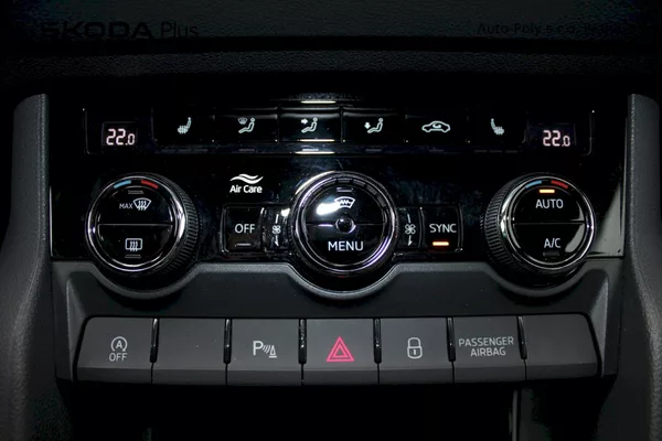 Škoda Karoq Top Selection 2,0 TDI 110kW 4x - foto 16