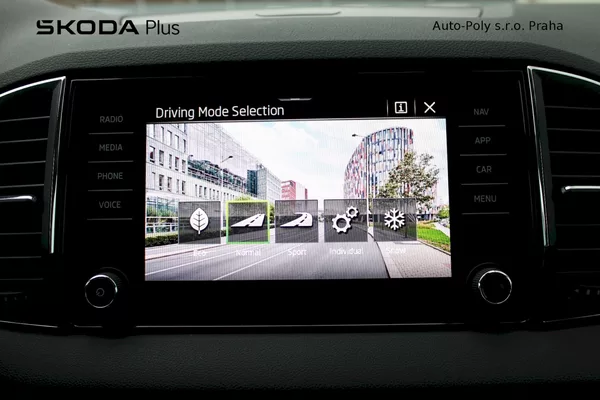 Škoda Karoq Top Selection 2,0 TDI 110kW 4x - foto 21