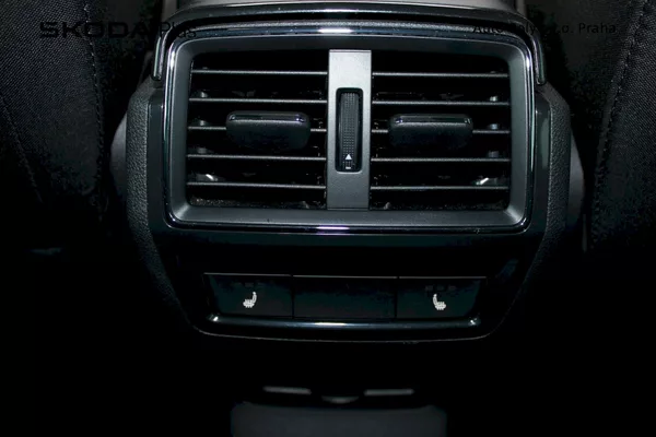 Škoda Karoq Top Selection 2,0 TDI 110kW 4x - foto 23