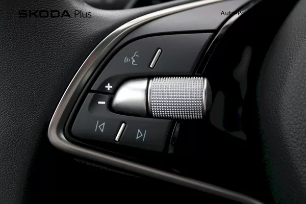 Škoda Octavia Selection 1.5 TSI 85kw m-HEV D - foto 12
