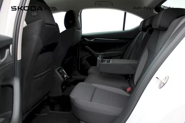 Škoda Octavia Selection 1.5 TSI 85kw m-HEV D - foto 23