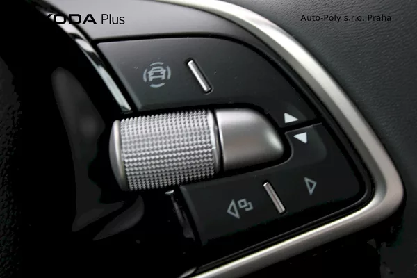 Škoda Octavia Top Selection 2,0 TDI 110kW DS - foto 11
