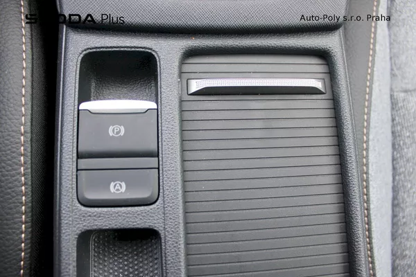 Škoda Octavia Combi Top Selection 2.0 TDI 11 - foto 15