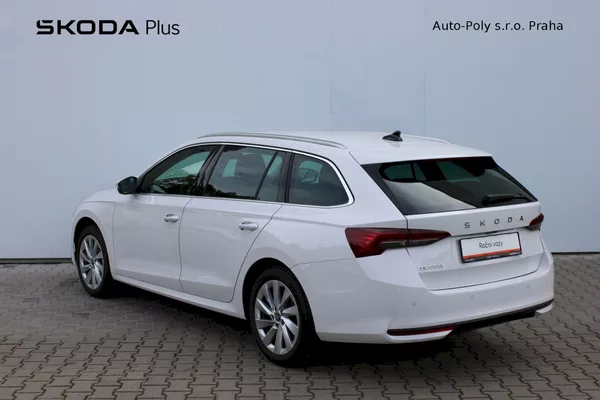 Škoda Octavia Combi Top Selection 2.0 TDI 11 - foto 7
