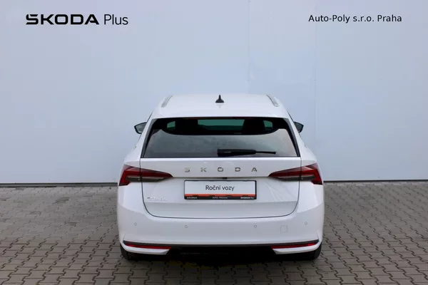 Škoda Octavia Combi Top Selection 2.0 TDI 11 - foto 9
