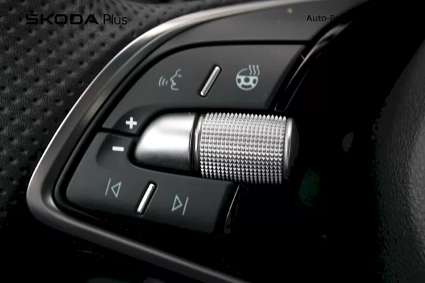 Škoda Octavia Sportline Combi 2.0 TDI 110kw - foto 12