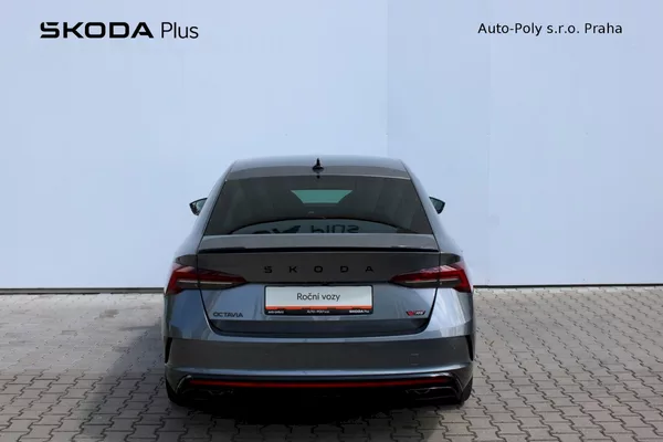 Škoda Octavia RS 2.0 TSI 195kw DSG - foto 9